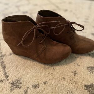 Girls Wedge booties size 2